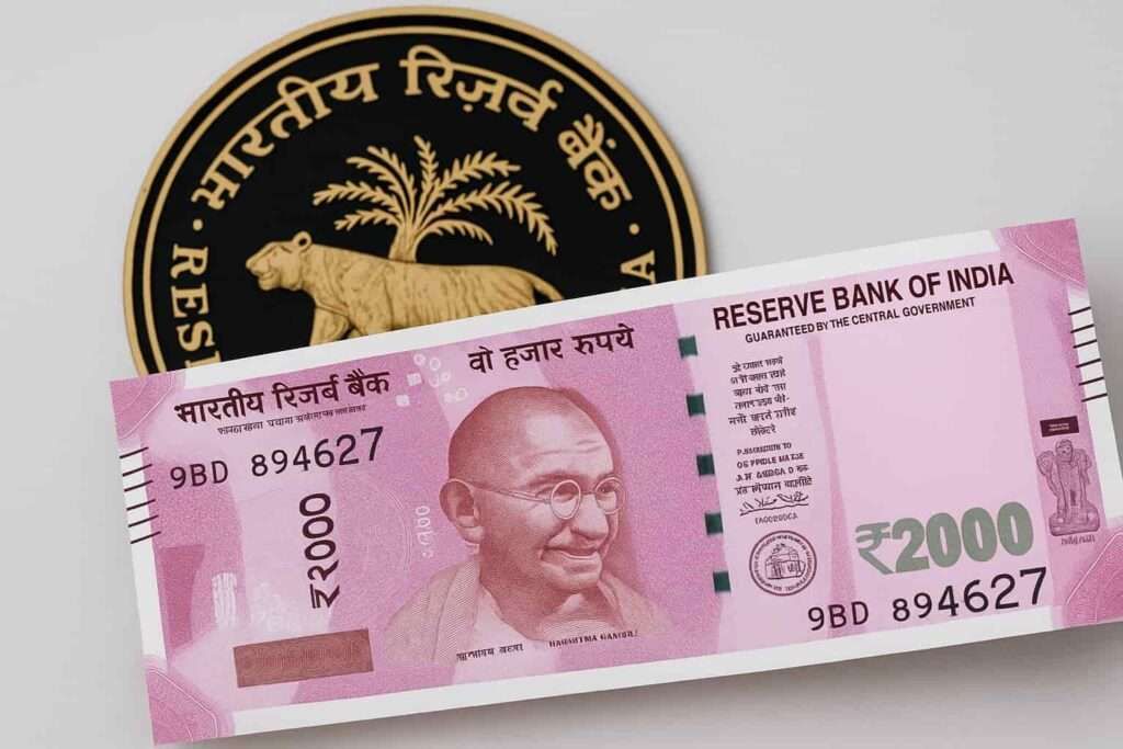 ₹2000 Note Update: Still Valid RBI LOGO + Bank photo using Ai